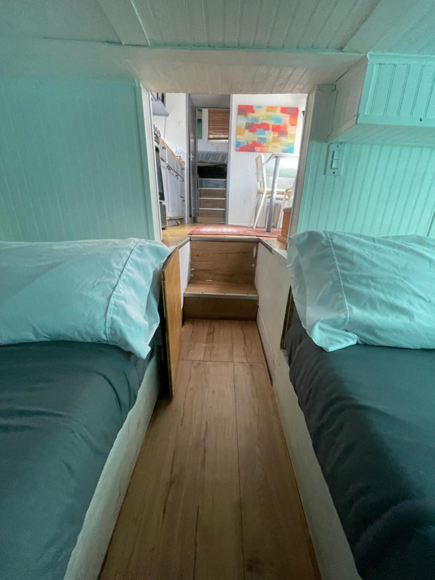 Botel Updated Houseboat On The River! Fort Lauderdale